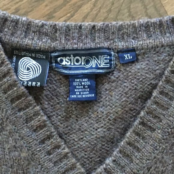 Pullover Sweater Vest XL - Picture 2 of 2